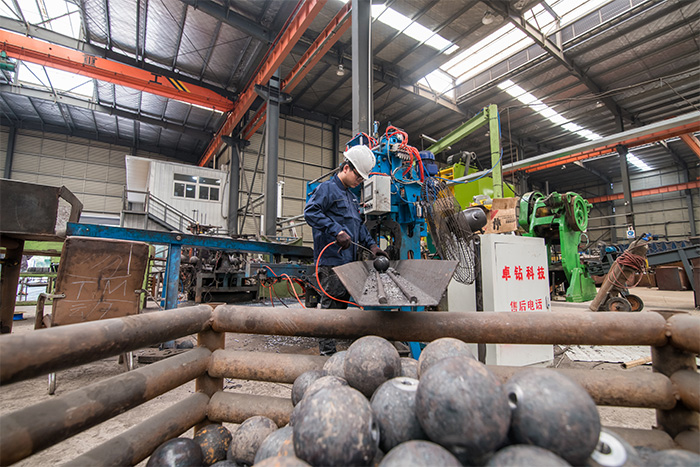 海宁网架配件-螺栓球加工车间